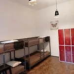 Max Out Apartment