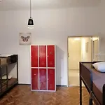 Max Out Apartment