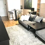Amazing Austria Center Apartment Near Uno City