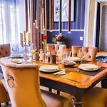 Sophies Place Yppenplatz - Imperial Lifestyle City Apartments Vienna Parking