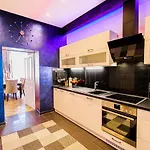 Sophies Place Yppenplatz - Imperial Lifestyle City Apartments Vienna Parking
