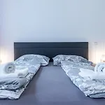 Historic & Luxurious By Jr City Apartments