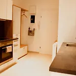 Sunny Apartment 10 Min Away From Stephansplatz!