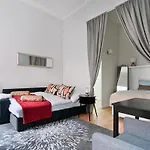 ⍟Luxurious And Bright⍟ 5 Min Walk To City Center