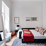 ⍟Luxurious And Bright⍟ 5 Min Walk To City Center