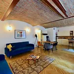 Your Stylish Basement Loft Close To Schoenbrunn