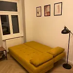 Trendy Apartment Near Schloss Schoenbrunn