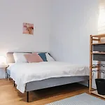 Cozy Apartment, 2 Private Terraces, 8 Min To City Center