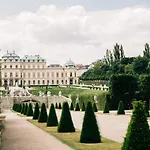 Schlosshotel Roemischer Kaiser