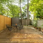 Cozy Apartment, 2 Private Terraces, 8 Min To City Center