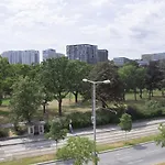 Sunny Apartment Near Belvedere Castle