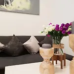Cozy City Apartment 5