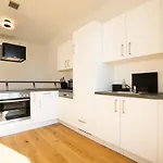 Orestaliving - Penthouse With Private Terrace