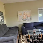 Great Location Exquisite Villa, Free Parking - Suitable For 19 Persons