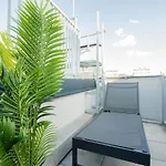 Orestaliving - Penthouse With Designer Renovation