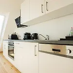 Orestaliving - Penthouse With Designer Renovation