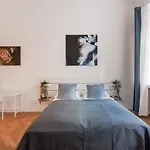 Zentrale Ruhelage Im Typischen Wiener Altbau