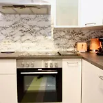 Grosse Balkonwohnung Bei Uno City