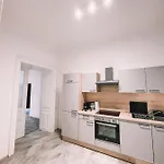 Big Nice Family Apartment Next To Hannovermarkt