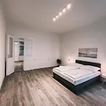 Big Nice Family Apartment Next To Hannovermarkt