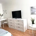 Cosy Apartment Near Schoenbrunn & Meidlinger Market