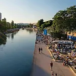 Smart Apt Mit Balkon Am Augarten Park Naehe Zentrum