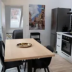Stilvolle Dachgeschosswohnungen Mit Balkon In Innenstadt Naehe