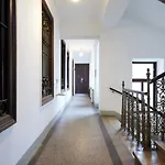 Hernalser Gürtel II by EasyB&B