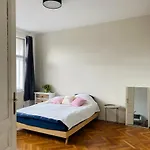 Charming Viennese Appartment