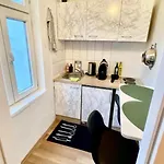 Amazonian Jungle Apartment In Vienna