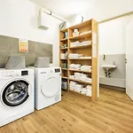Jimmy\'S Apartments Lory