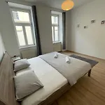 Cozy 8-Person Home In Vienna Located At Haberlgasse 82 N1