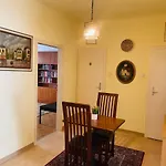 Pilgramgasse U4 - City Center Location