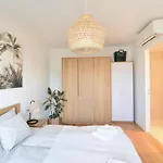 Modern & Stylish Close To Centre