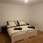 Top Apartment