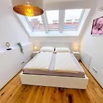 City-Center Rooftop-Apartment