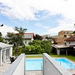 Dream Getaway Apartment With Jacuzzi And Pool