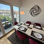 Contemporary Apartment With Stunning Views 20