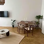 Easy Apartments