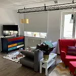 Apartment For 2 In Margareten