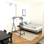Brand New & Spacious Apartment In The City Centre