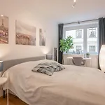 Modern City Center Apartment