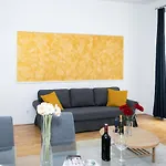 Premium 80 M2 Apartment - Free Parking
