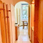 Retro Chic - Charming Apartment Near Augarten