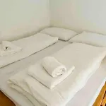 Retro Chic - Charming Apartment Near Augarten