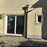 Erdgeschoss Wohnung Nahe Flughafen