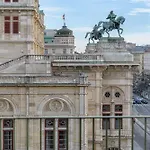 *Opera Luxury Apartment* 2Br