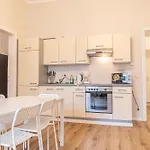Metropolitan Charm Stylish 2Br & 1Lr Apt In Vienna\'S Core