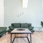 Kingbed 1Br Central Apt With Ensuite Washer & Smart Tv
