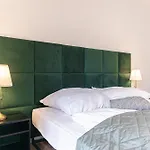 Convenient 2Br Apt. Near U6 Station Am Schoepfwerk